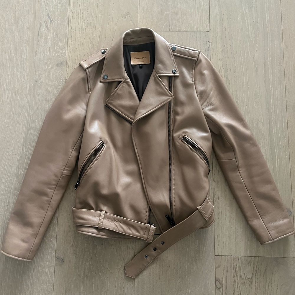 Massimo Dutti women’s Leather Jacket in Camel Size Medium (M)